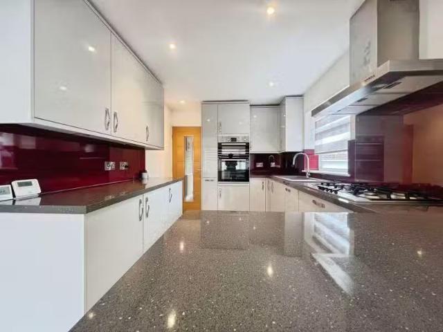 House for rent in Bradshaw, Lee Bank