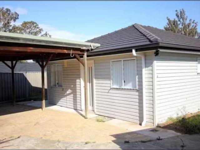 House for rent in Cambridge Park, Sydney