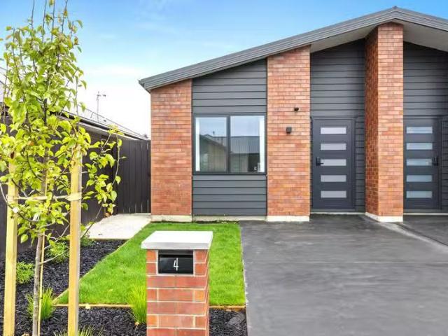 House for rent in Chaslands, Canterbury