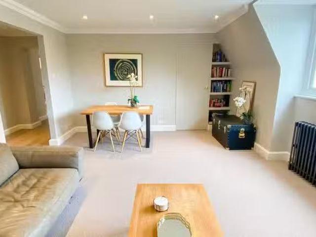 Apartment for rent in Brompton, Greater London