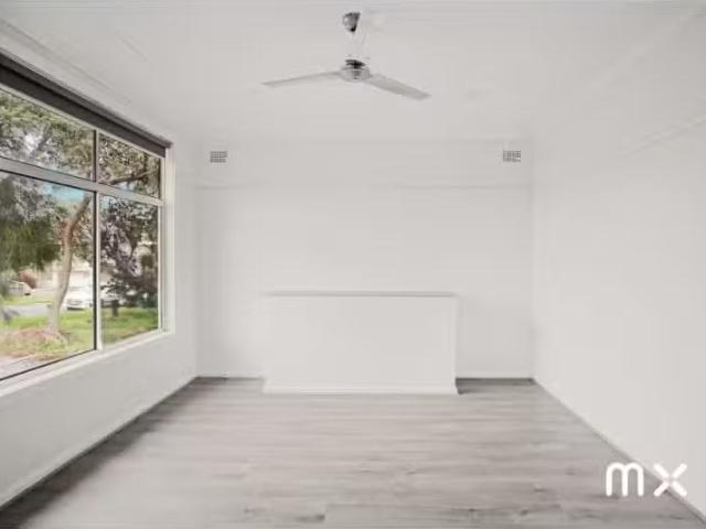 House for rent in Wollongong West, New South Wales