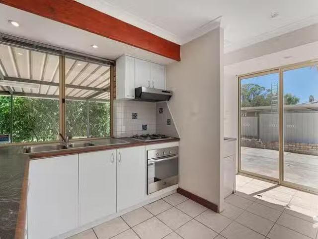 House for rent in Seville Grove, Western Australia