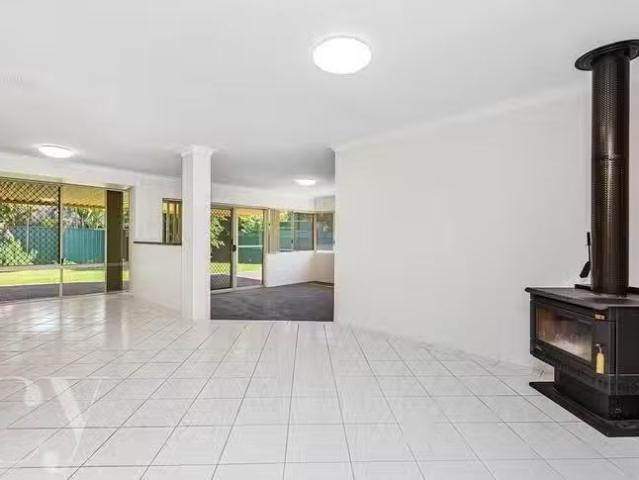 House for rent in High Wycombe, Western Australia
