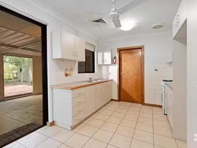 House for rent in High Wycombe, Western Australia