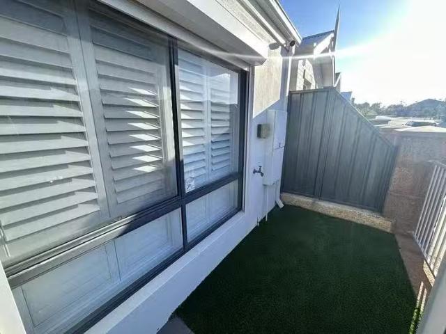 House for rent in Banksia Grove, Western Australia