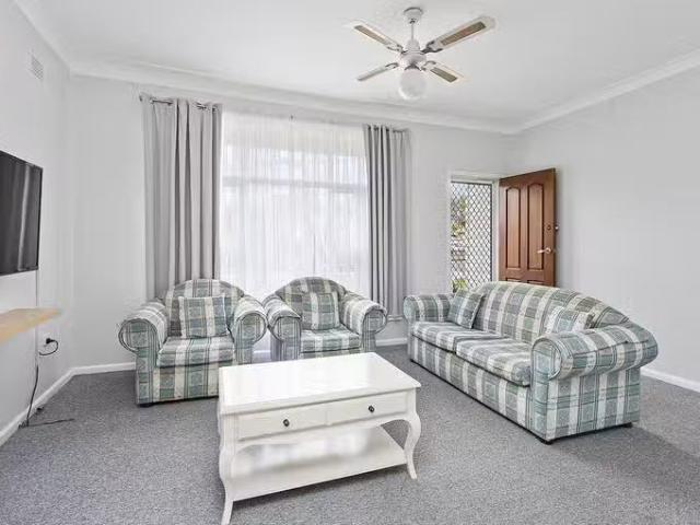 House for rent in Wollongong West, New South Wales