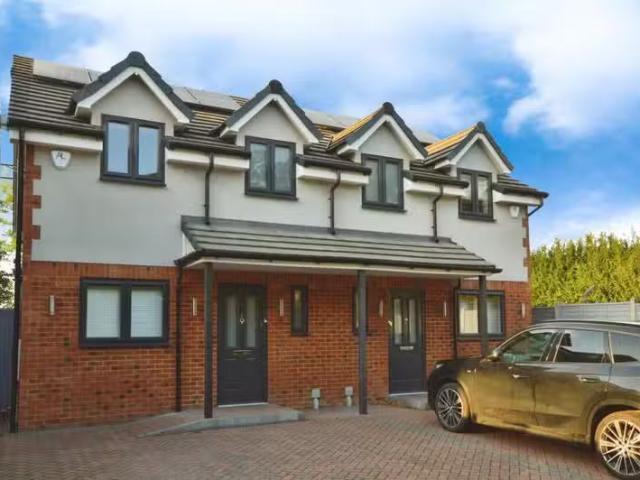 House for rent in Five Acres, Hertfordshire