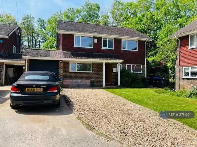 House for rent in Perryfields, West Sussex