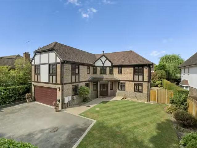 House for rent in Lower Green Esher, Blackhills