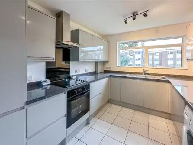 Apartment for rent in St Albans, Five Acres
