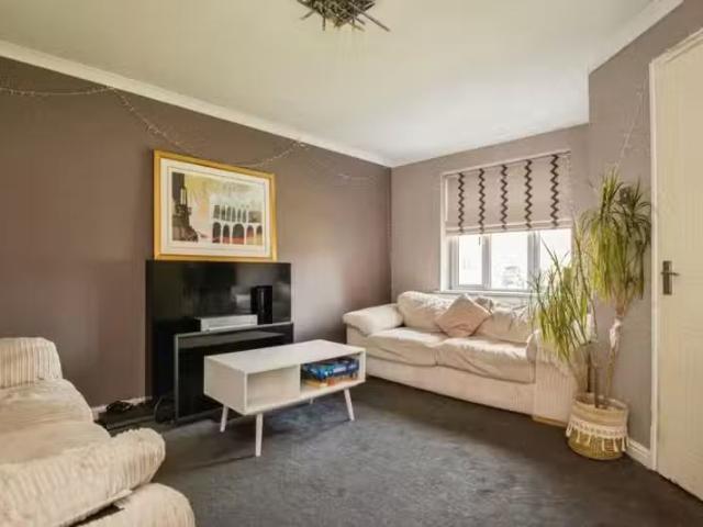 House for rent in Pengam Green, Falcon Lodge