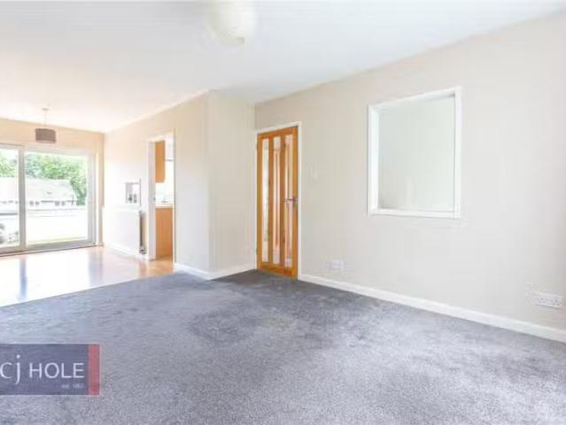 House for rent in Kingswood