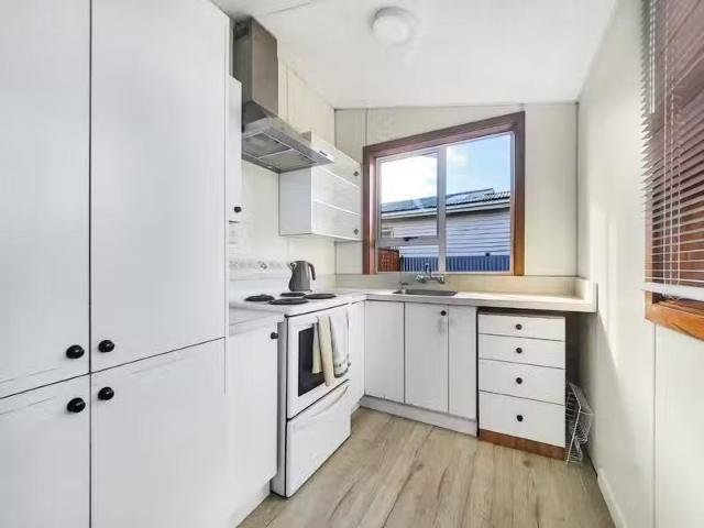 House for rent in Chaslands, Canterbury