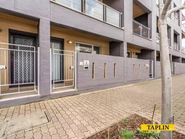 Condo for rent in Adelaide