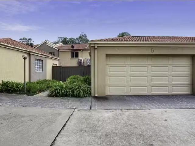 Condo for rent in Turner, North Canberra