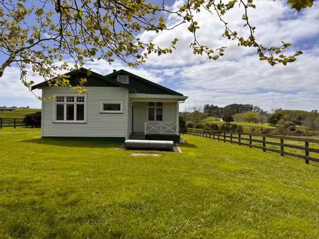 House for rent in Awhitu, Oroua County