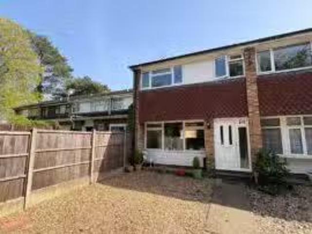 Apartment for rent in Heol-las, Surrey