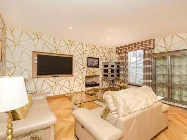 Apartment for rent in Gayfield, Broughton