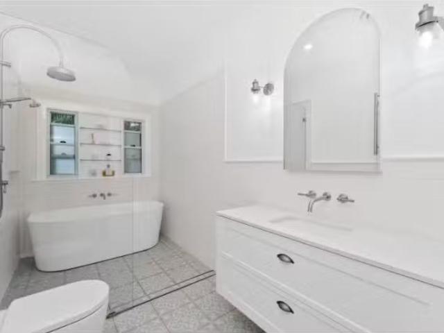 House for rent in Wollongong West, New South Wales
