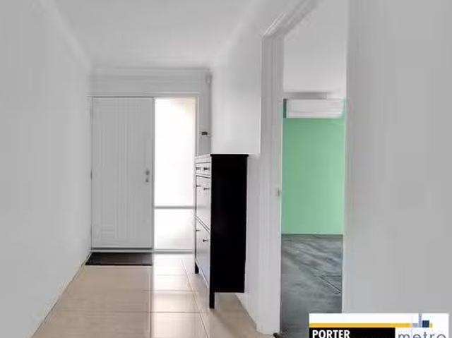 House for rent in Queens Park, Western Australia