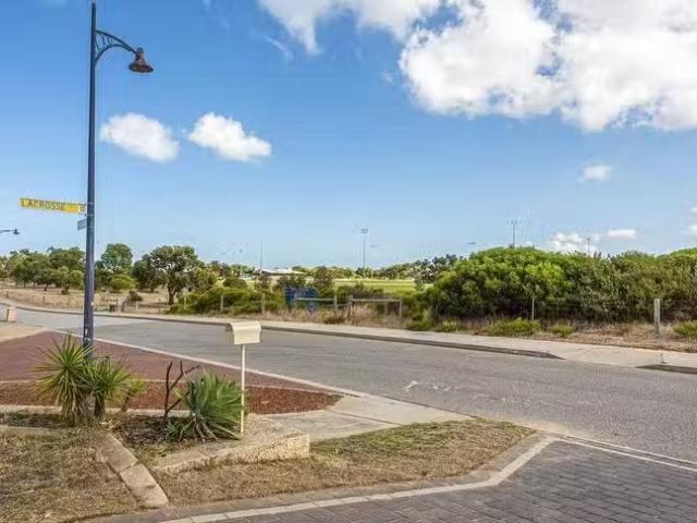 House for rent in Secret Harbour, Western Australia