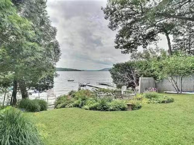 House for rent in Memphrémagog, Quebec
