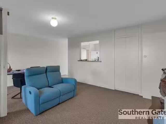 House for rent in Calista, Western Australia