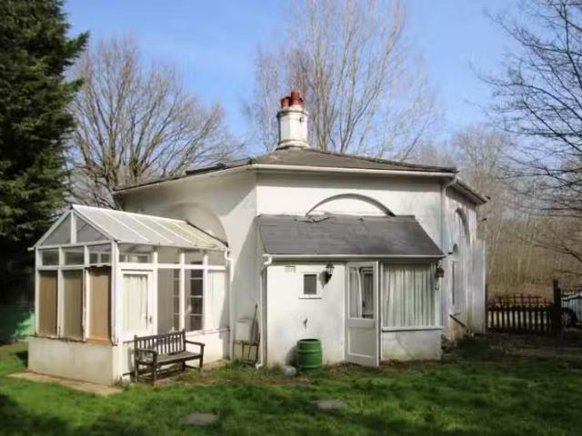 House for rent in Navestock Side, Essex