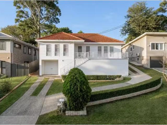 House for rent in Wollongong West, New South Wales