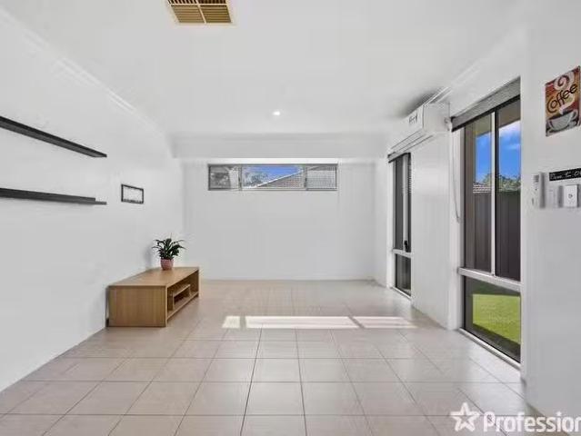 House for rent in Wattle Grove, Western Australia