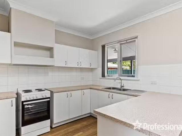 House for rent in Forrestfield, Western Australia