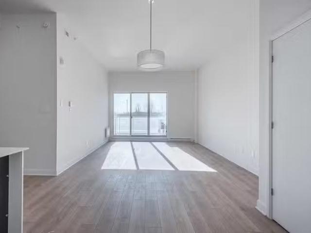 Condo for rent in Laval, Quebec