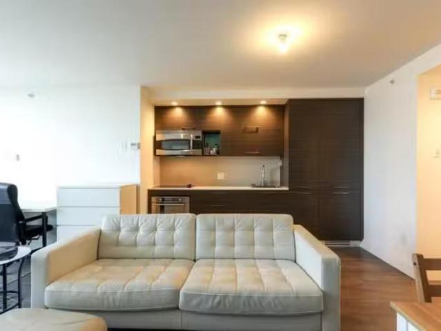 Condo for rent in St. Leonard's, Quebec