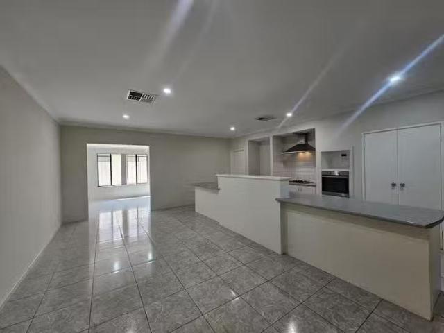 House for rent in Canning Vale, Western Australia