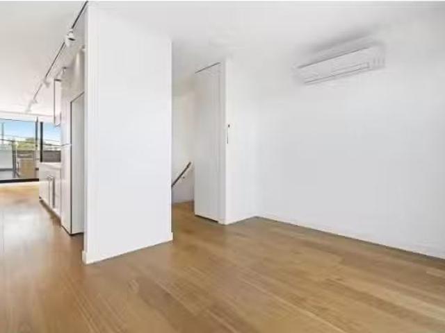 Condo for rent in Camerons Creek, Victoria