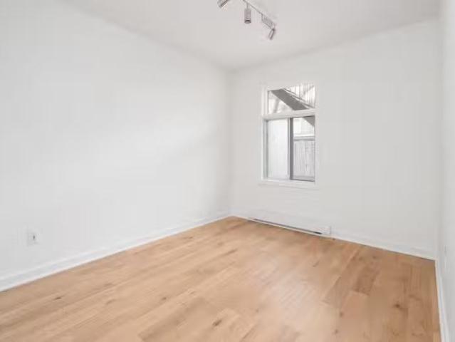 Condo for rent in St. Leonard's, Quebec