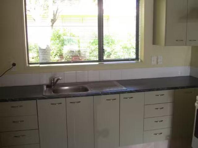 House for rent in Chaslands, Canterbury