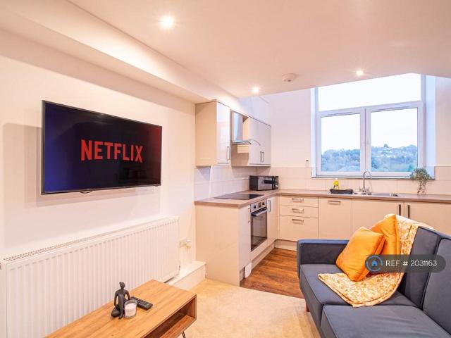 Apartment for rent in Lascelles Hall, Fenay Bridge