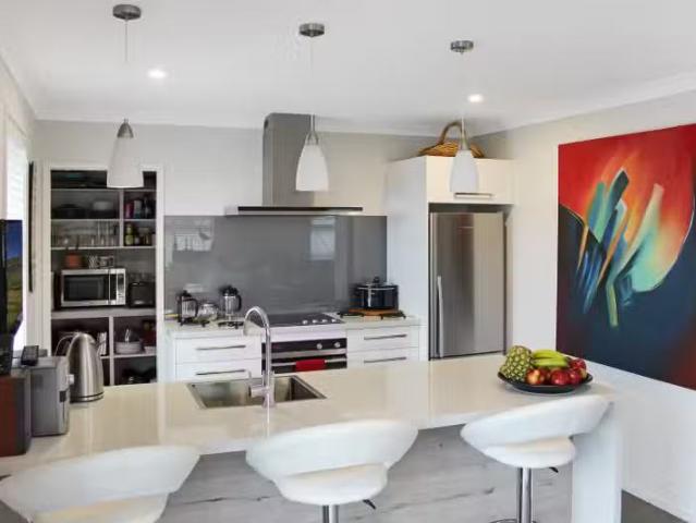 House for rent in Chaslands, Canterbury