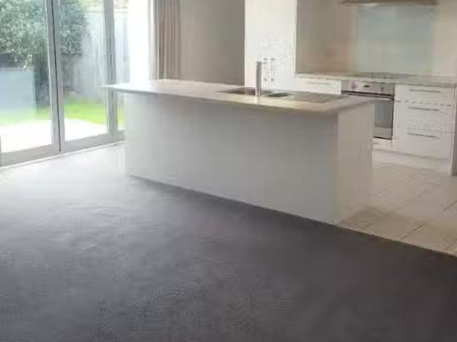 House for rent in Chaslands, Canterbury