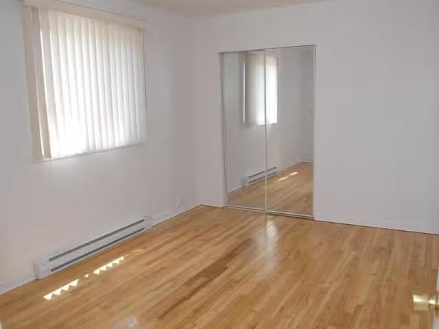 Condo for rent in St. Leonard's, Quebec