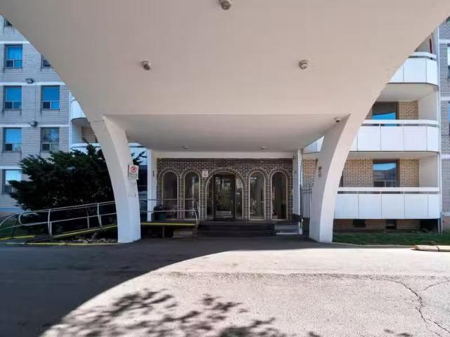 Condo for rent in Ancaster, Ontario