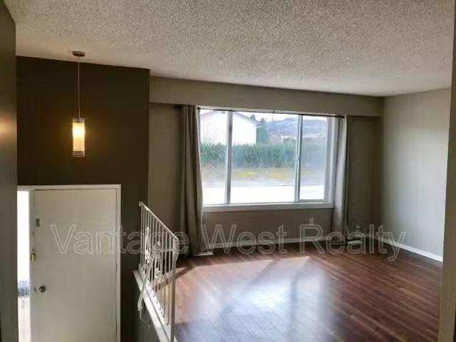 Condo for rent in Winfield, British Columbia