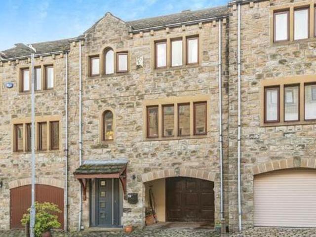 House for sale in Holmfirth, West Yorkshire