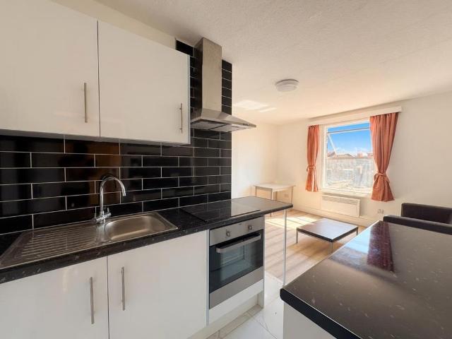 Apartment for rent in Mapesbury, Greater London