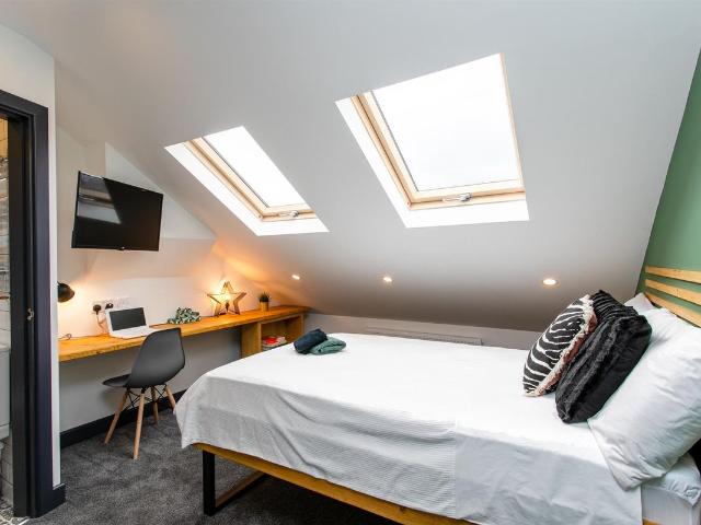Room for rent in Ball Hill, West Midlands