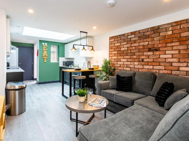Room for rent in Ball Hill, West Midlands