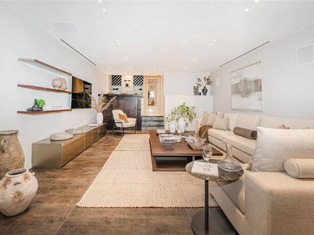 House for rent in Mayfair, Greater London