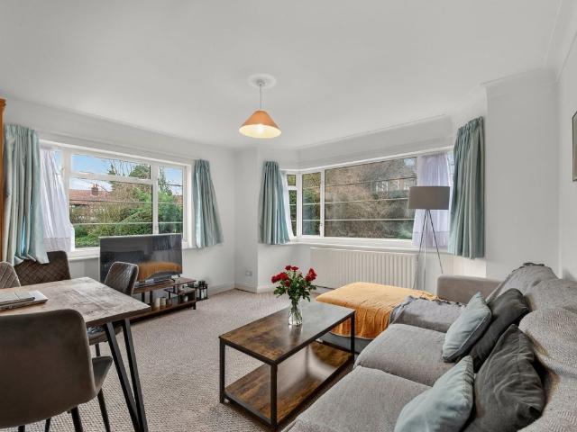 Apartment for rent in North Sheen, Greater London