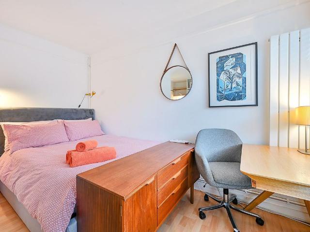 Studio for rent in Strand-on-the-Green, Greater London